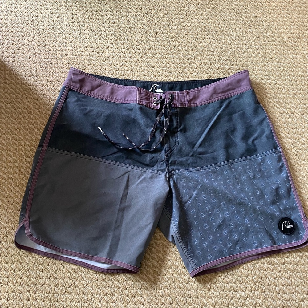 Quicksilver mens board shorts